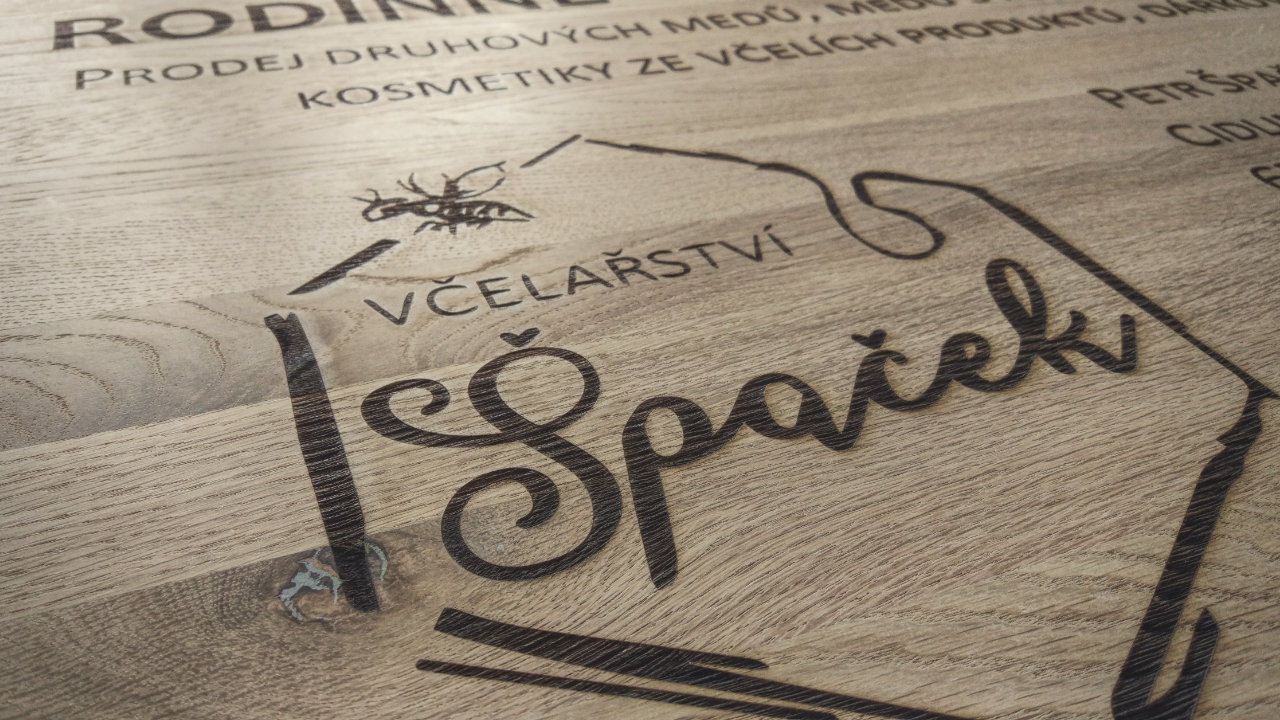 Laserové gravírování tabule 3 Obrázek gravirovani tabule detail01 web