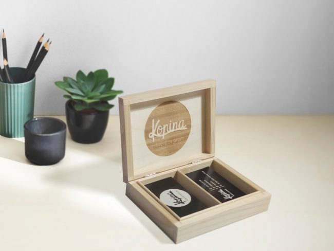 Gravírovaná krabička na vizitky