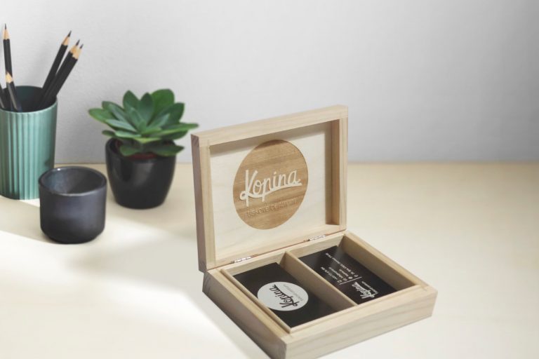 Gravírovaná krabička na vizitky