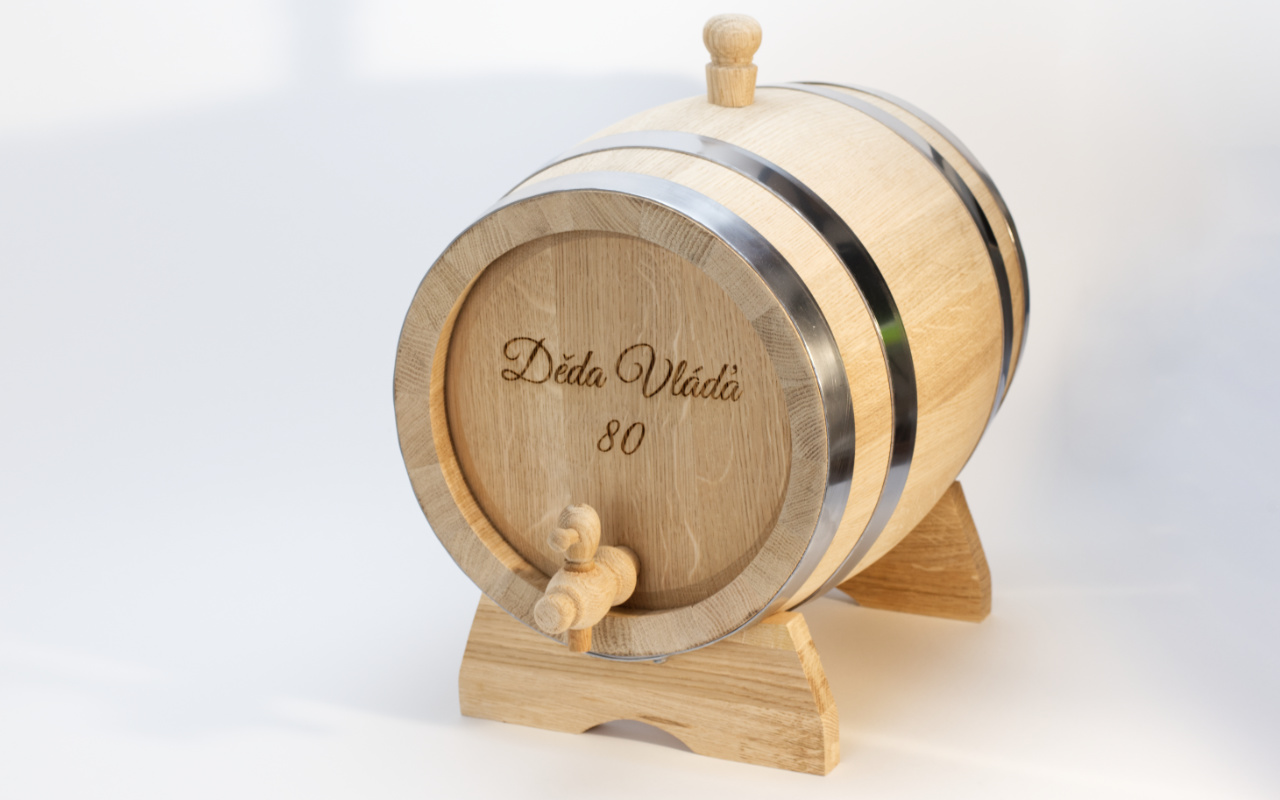 Dubový soudek s gravírováním na míru 1-10 litrů 1 dřevěný soudek 10l
