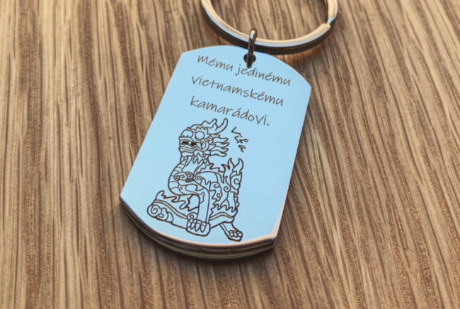 přívěsek gravírovaný laserem
