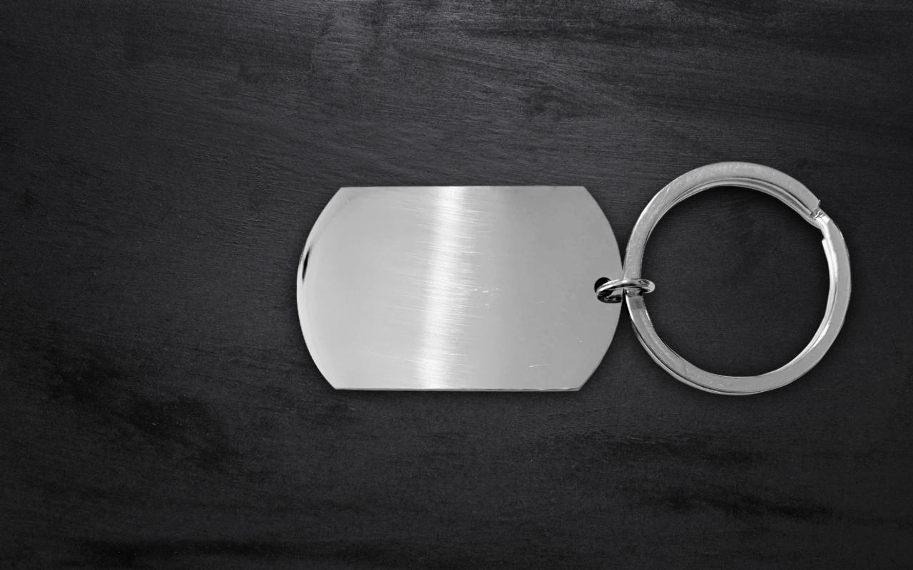 přívesek známka přední pohled