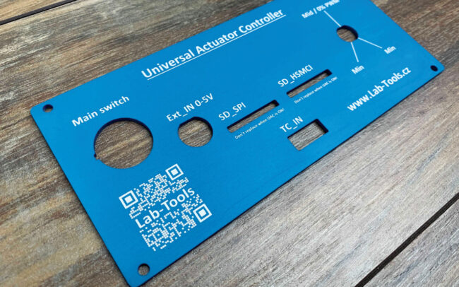 destička s průmyslovým značením