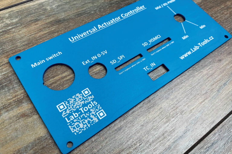 destička s průmyslovým značením