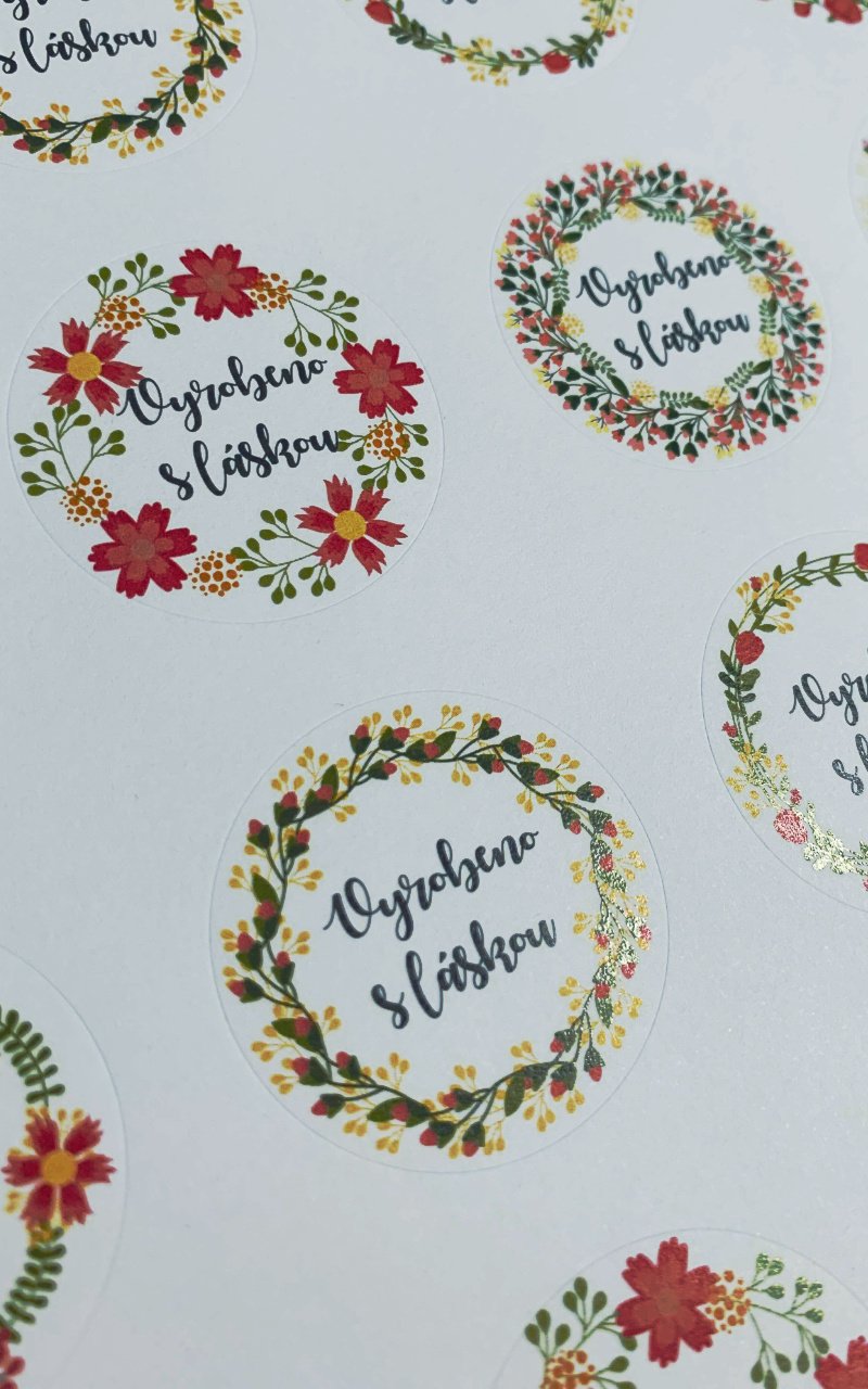 kulaté nálepky s potiskem vyrobeno s láskou