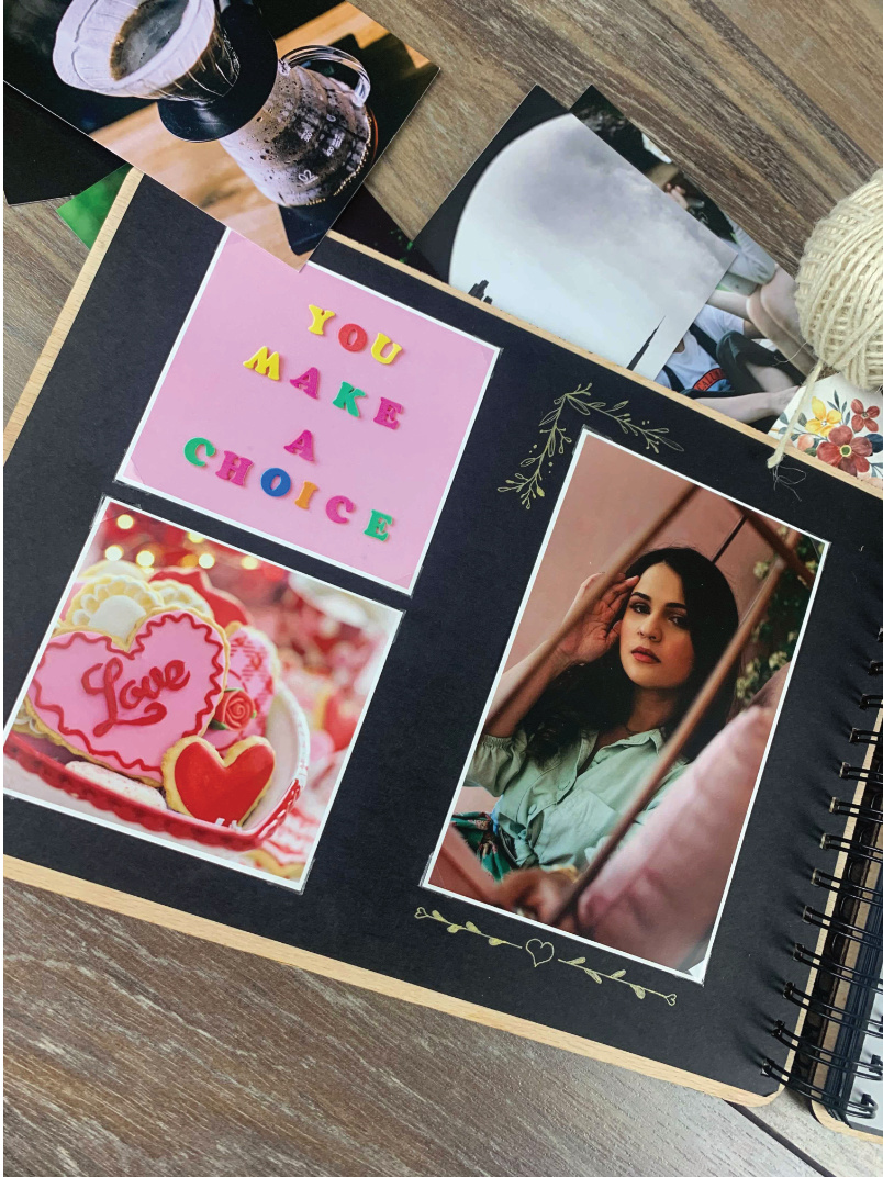 dřevěné album s rodinnými fotkami