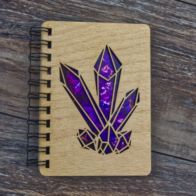 Dřevěný deník A6 - krystal 1 Dřevěný deník A6 - krystal