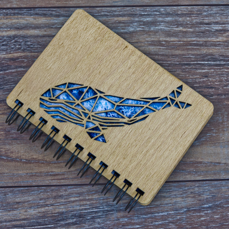 Dřevěný deník A6 - velryba 2 Dřevěný deník A6 - velryba - Image 2