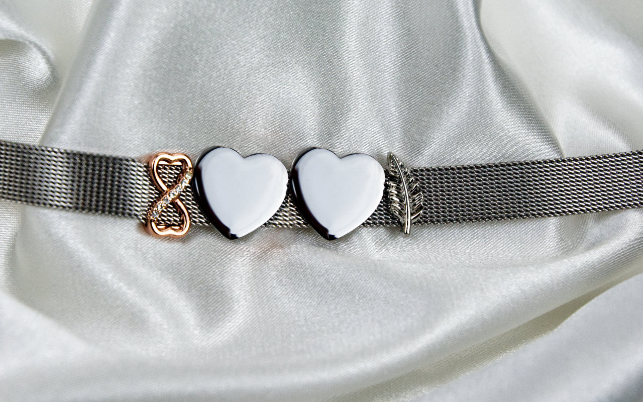 Náramek dvě srdce