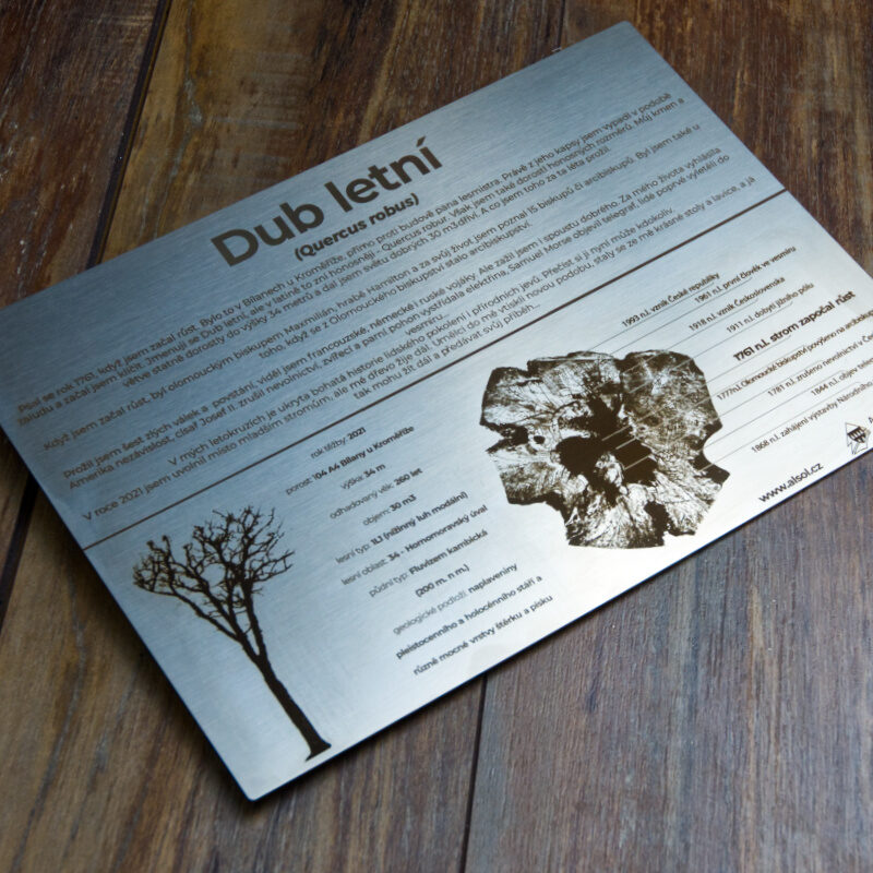 kovová cedule s gravírováním