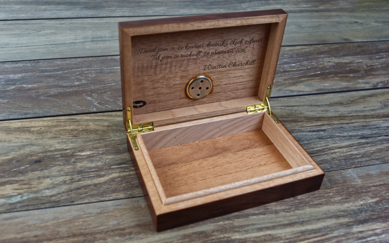Obrázek humidor s gravirovanim