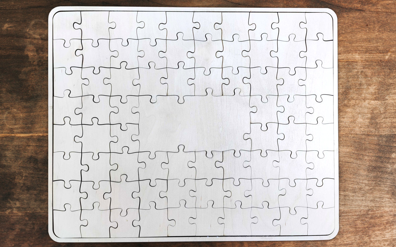 Pohled na svatební puzzle s gravírováním