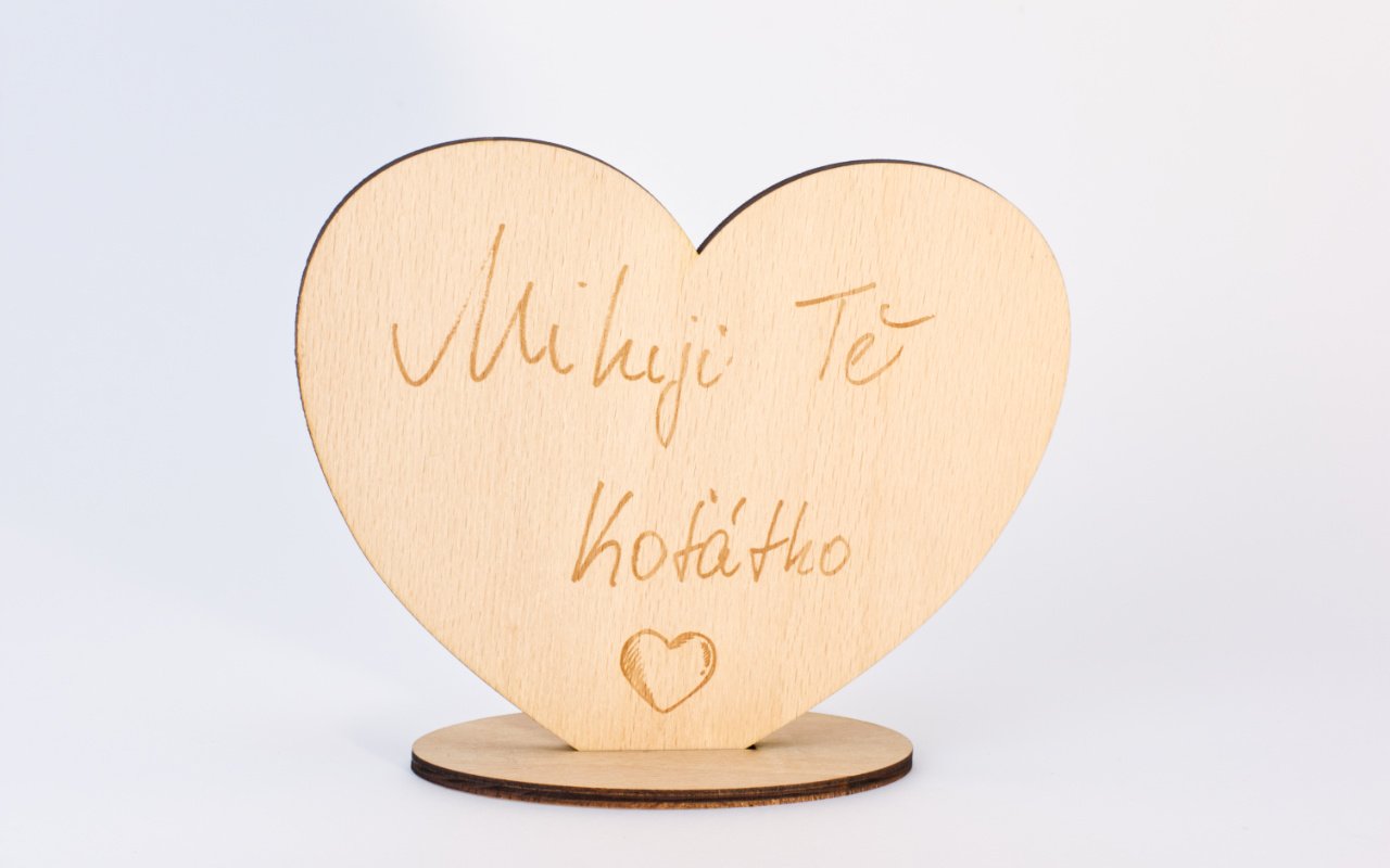 Dřevěné srdce s věnováním