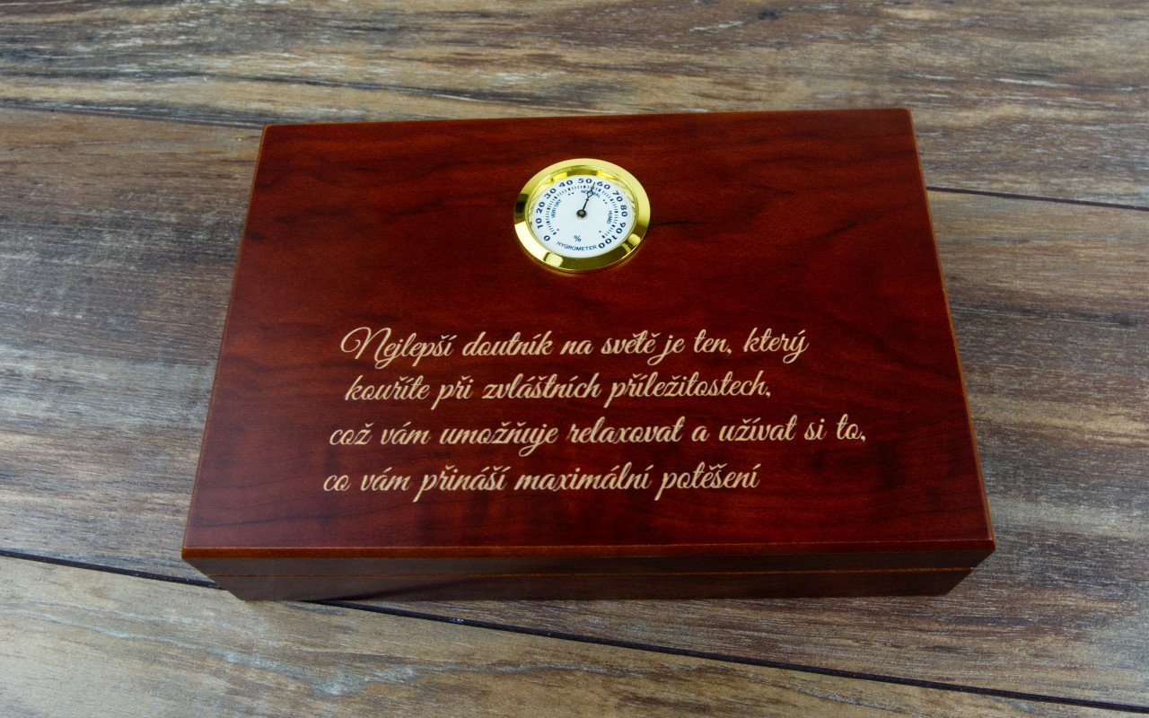 Obrázek humidor s gravirovanim zavreny