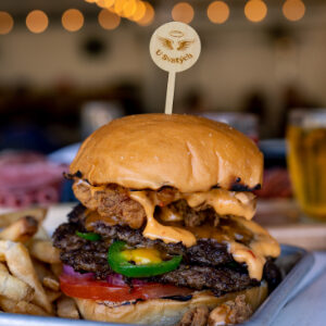 dřevěný zápich do burgeru