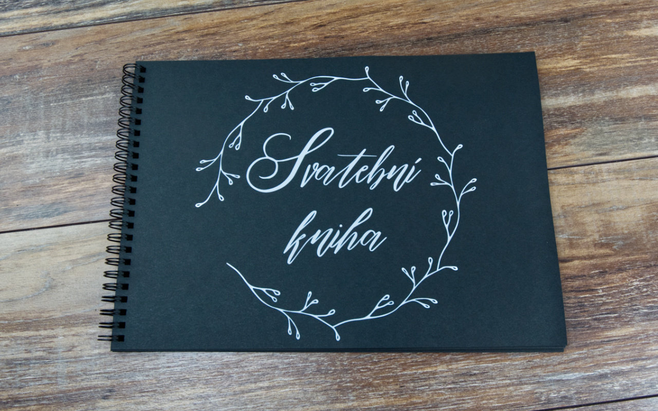 Obrázek cerna svatebni kniha