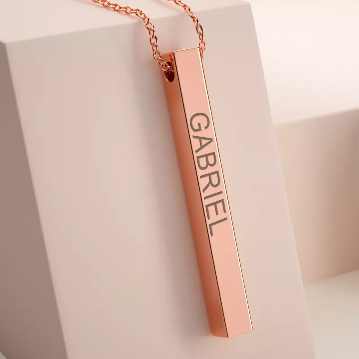 Tipy na valentýnské dárky 4 zlatý přívěsek v krabičce