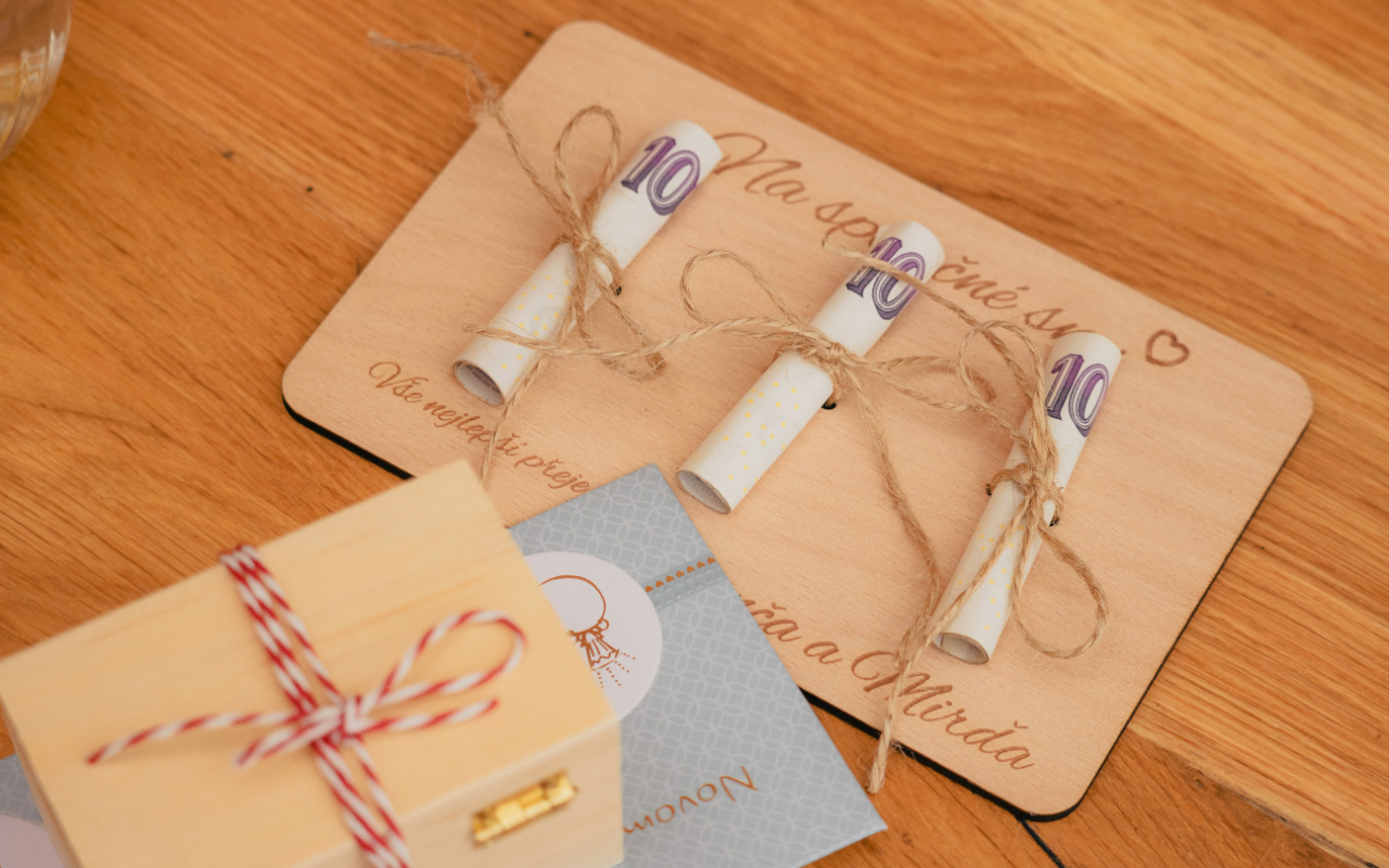 Svatební gravírování 10 Obrázek svatebni karticka