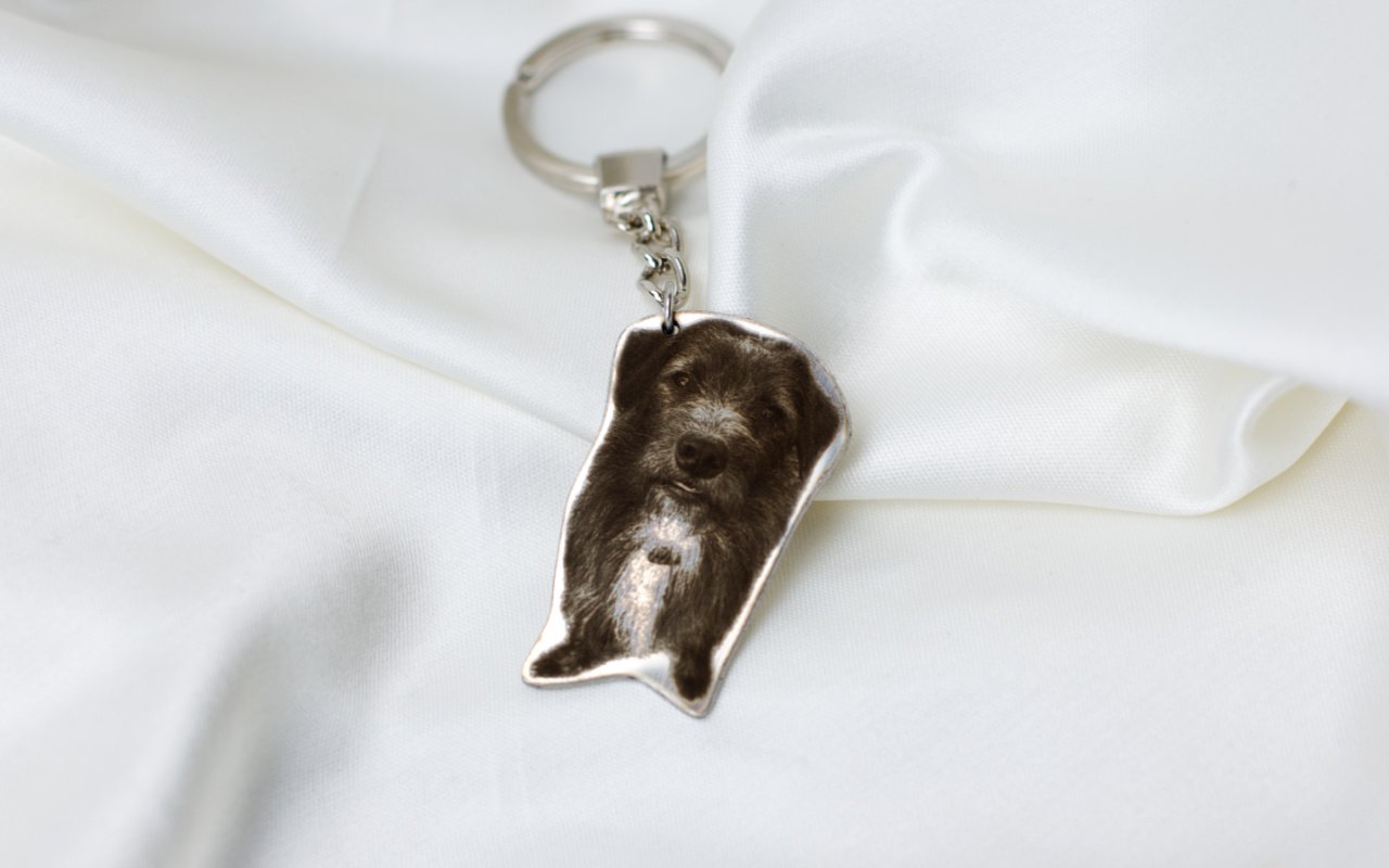 nerezový přívěsek ve tvaru psa