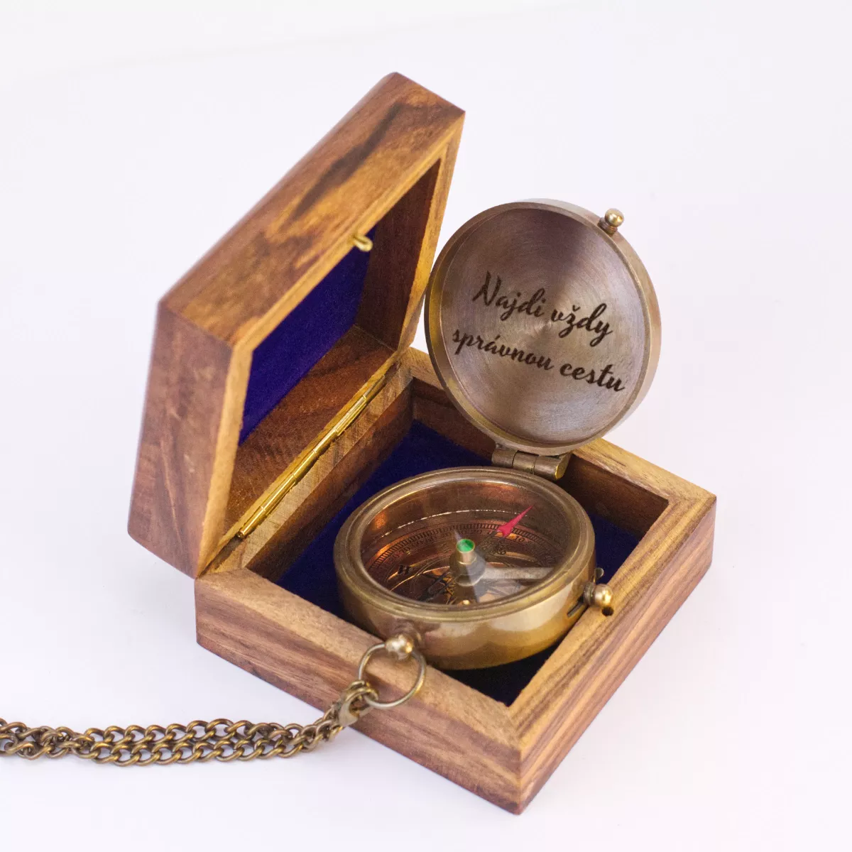 Kompas v dřevěné kazetě s krajinou a citátem 4 Kompas v dřevěné kazetě s krajinou a citátem - Image 4