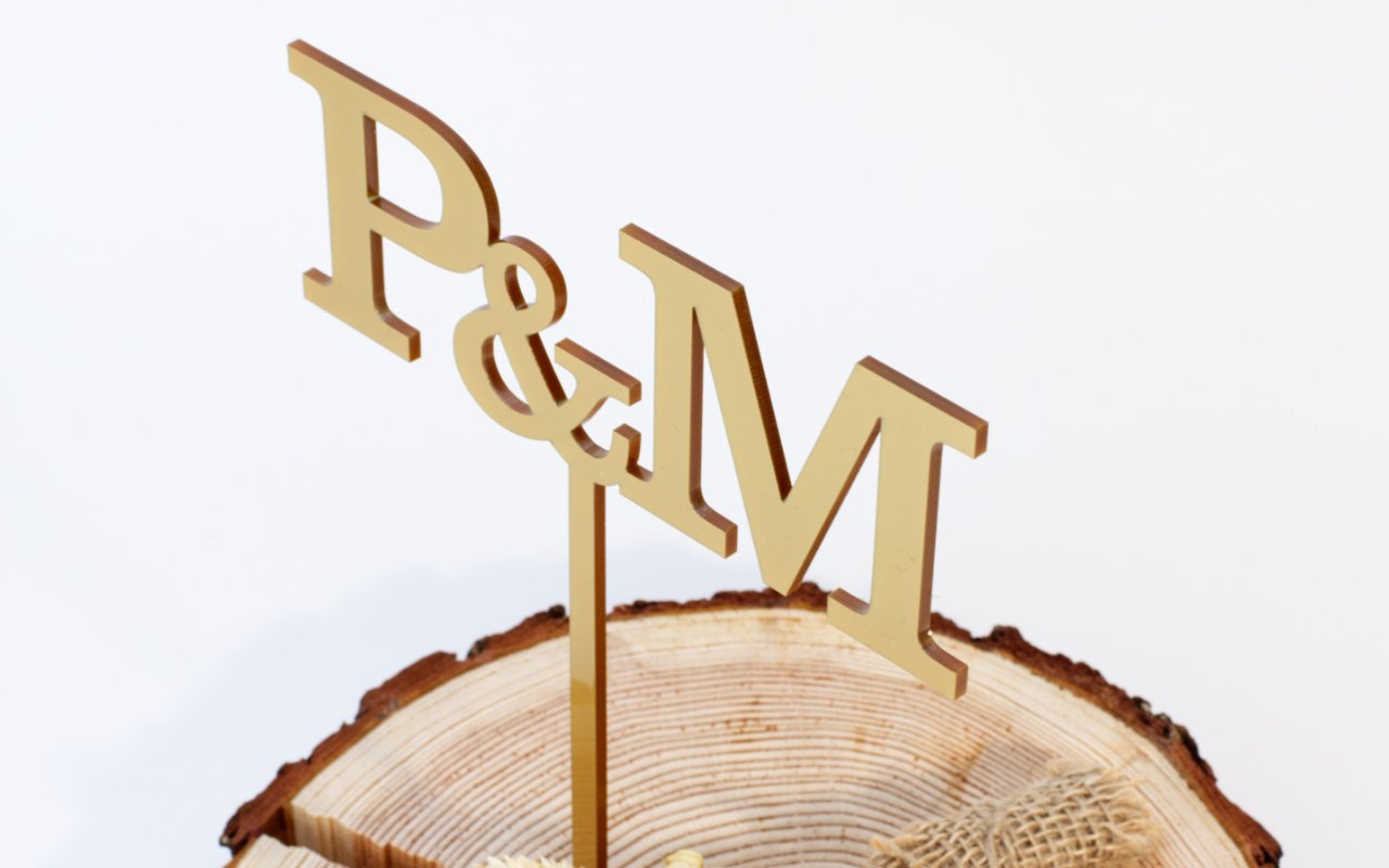 Gravírování plastů 1 Obrázek inicialy zapich galerie 2