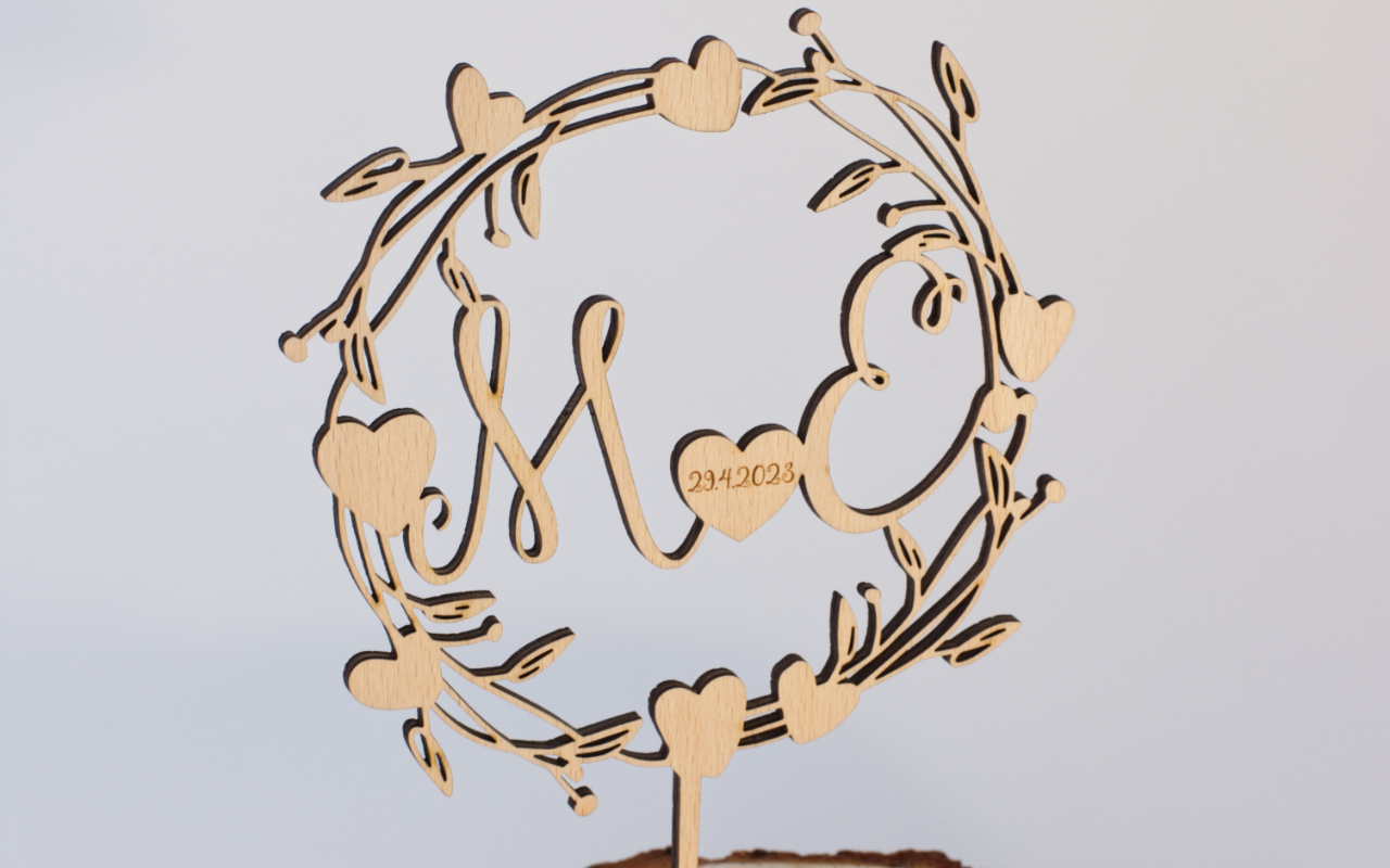 Zápich do dortu na míru - kulatý rámeček 2 Dřevěný zápich do dortu