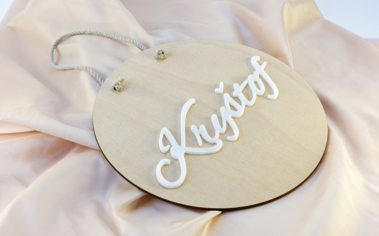 Dřevěná kulatá cedulka s vlastním plexi nápisem 5 Obrázek galerie cedule krystof