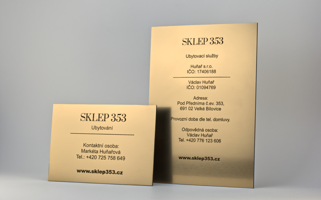 Zlatá cedule s vlastním textem i logem 2 Obrázek galerie zlate cedule