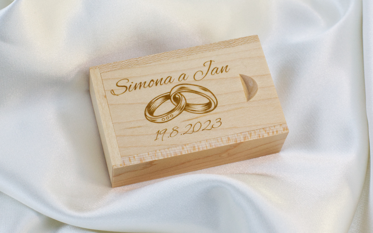 Obrázek galerie flashdisk drevo