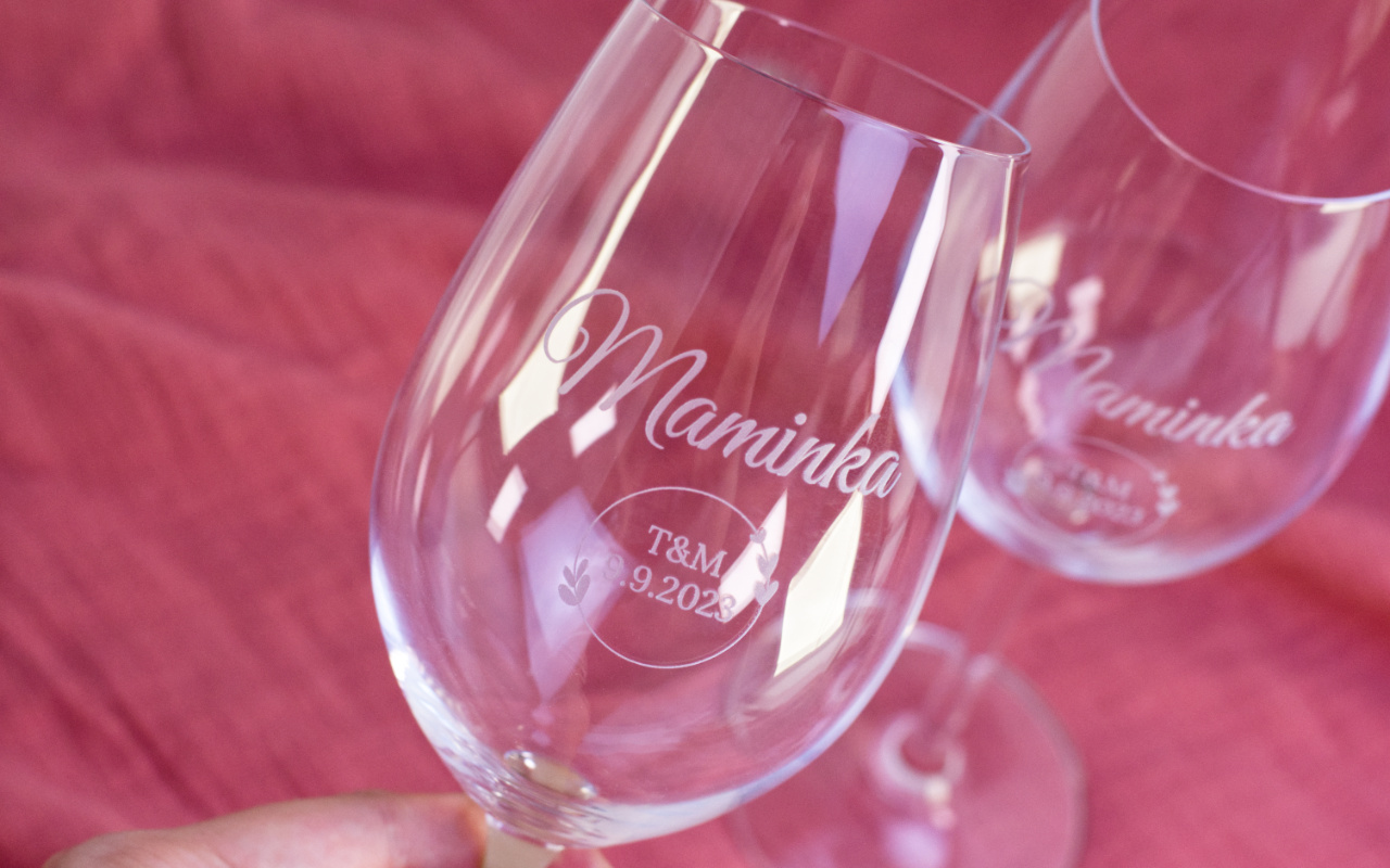 Sklenice na whisky 280 ml s gravírováním na míru 2 Obrázek galerie sklenice vino