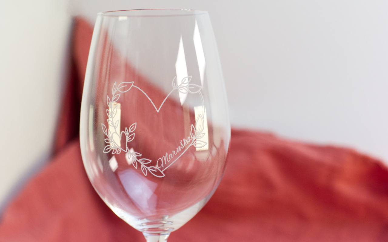 Sklenice na whisky 280 ml s gravírováním na míru 5 Obrázek galerie sklenice vino2