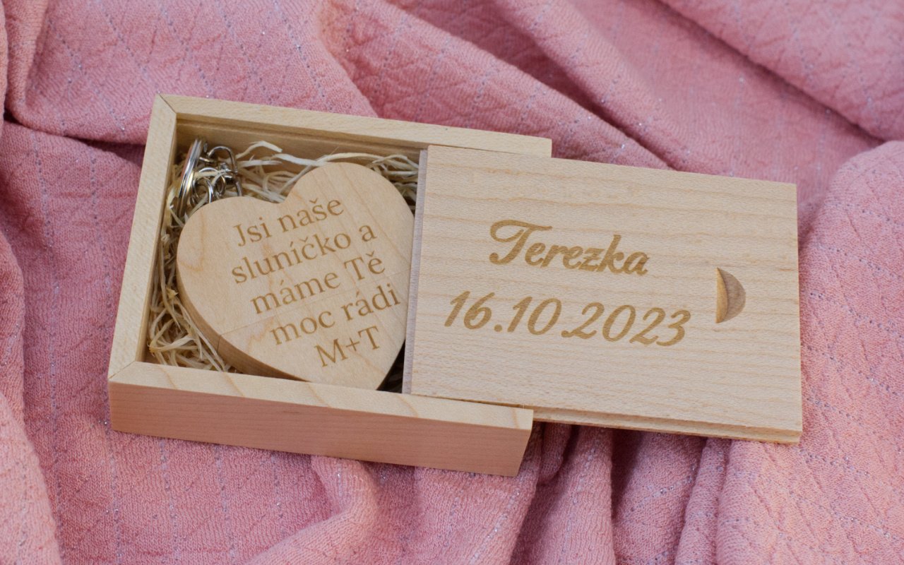 Obrázek galerie flashdisk srdce