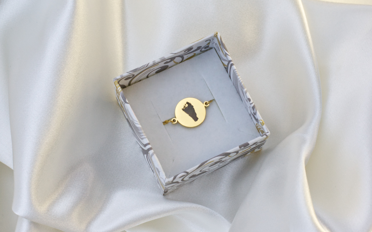 Obrázek galerie naramek zlaty desticka