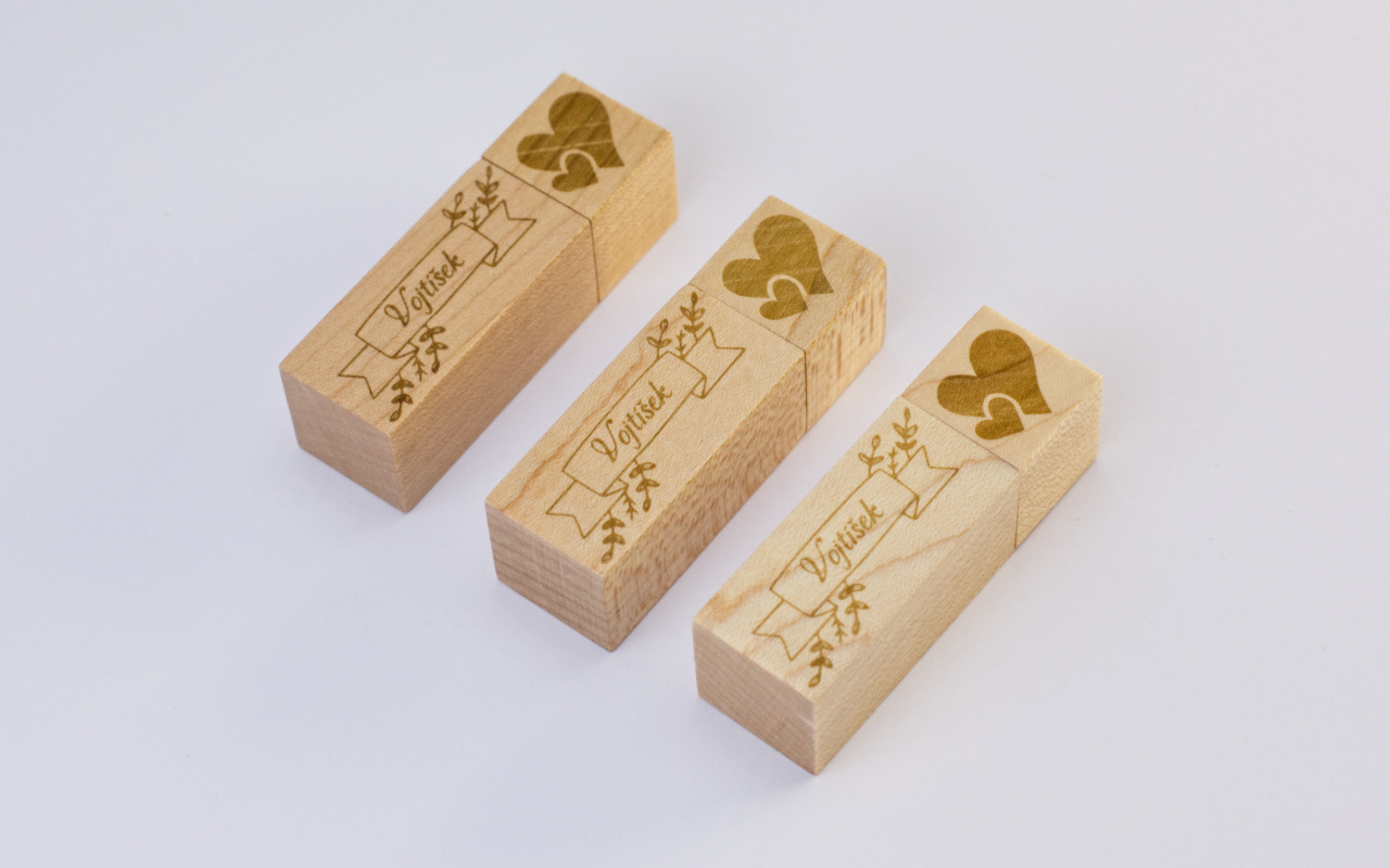 Obrázek galerie flashdisk drevo 5