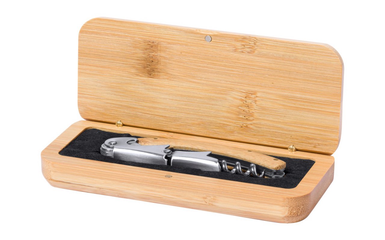 Kovová vývrtka s otvírákem v bambusové krabičce s gravírováním 1 Obrázek galerie krabicka otvirak