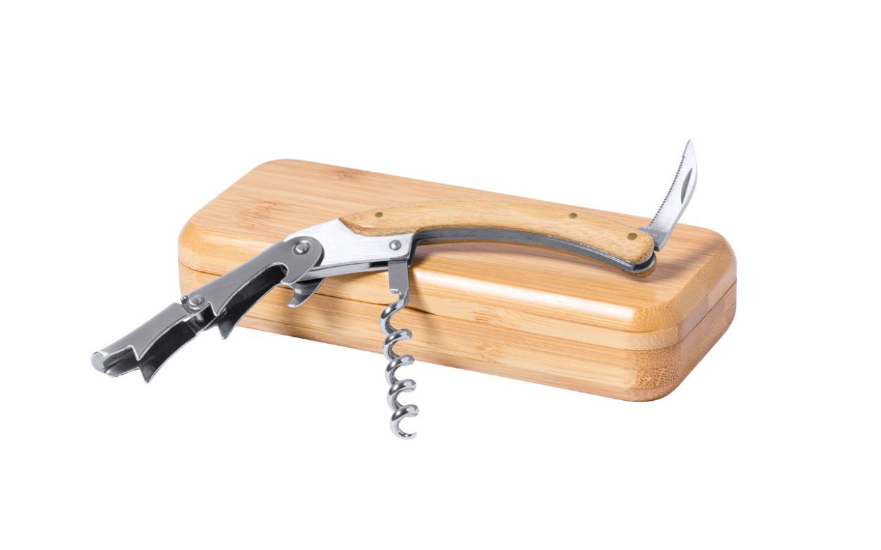 Kovová vývrtka s otvírákem v bambusové krabičce s gravírováním 2 Obrázek galerie krabicka otvirak1