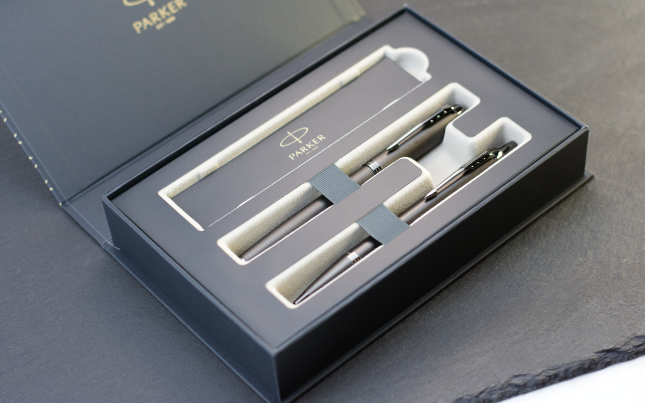 Parker Monochrome Titanium - dárková sada s gravírováním 1 Obrázek galerie parker titanium monochrome
