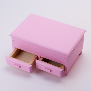 dřevěná růžová šperkovnice