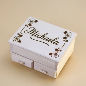 Dřevěná šperkovnice s věnováním na míru