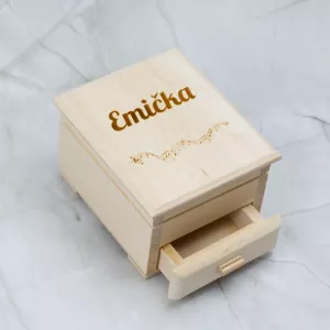 Malá dřevěná šperkovnice s věnováním na míru