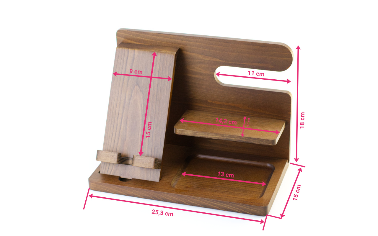Dřevěný stojan na telefon a stolní organizér s gravírováním 2 Obrázek galerie manstand miry