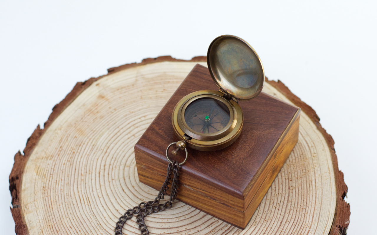 Malý kompas v kazetě s vlastním gravírováním 2 Obrázek galerie maly kompas 07 1