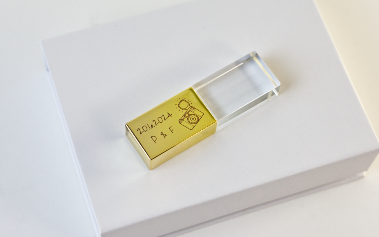 USB flash disk s krabičkou na míru 1 Obrázek galerie zlaty flashdisk