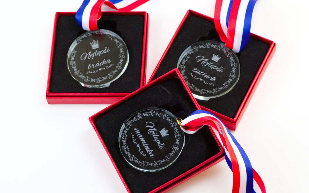 Skleněná plaketa s vlastním motivem 2 Obrázek galerie sklo medaile1