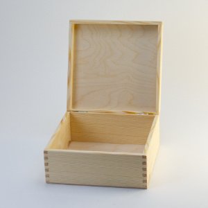 Dřevěná krabička 19,5x19,5 cm s gravírováním
