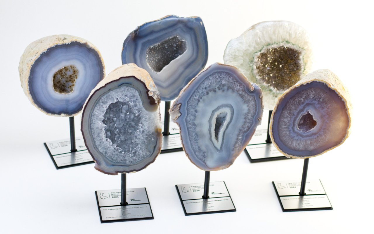 Stříbrná cedule s vlastním textem i logem 5 Obrázek galerie ceny olomouc zakazkova vyroba1