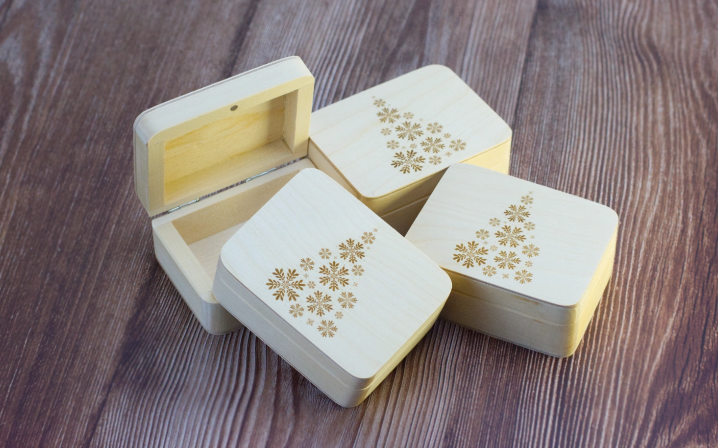 Dřevěná krabička s gravírováním 4 Obrázek galerie zaobleny