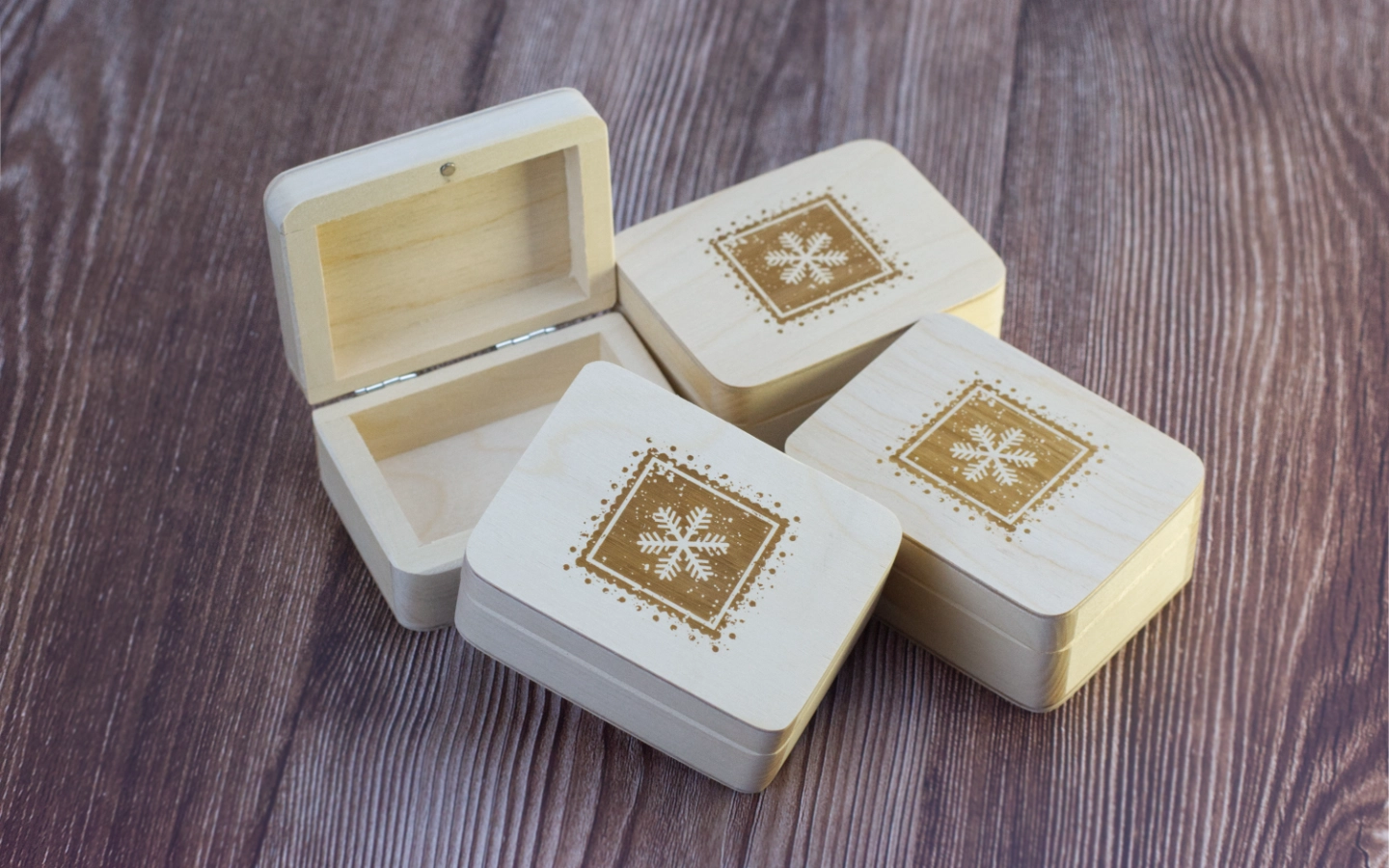 Dřevěná krabička s gravírováním 3 Obrázek galerie zaobleny