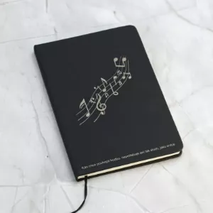 Černý deník A5 s vlastním gravírováním