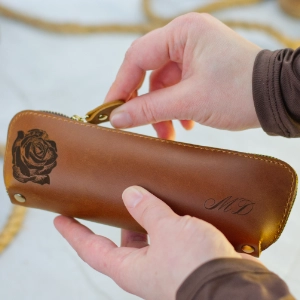 Kožené pouzdro s vlastním gravírováním